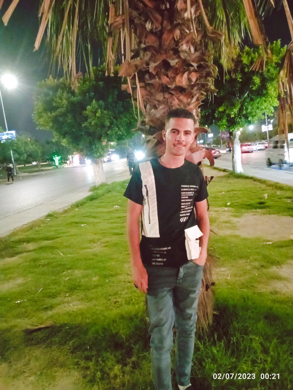 هنآگ آشـخآص  تتمـنى لو قلت 🤘
 لهم سـررت بمـعرفتگمـ 
                            وآتمـنآ آلآ نلتقى مـره آخره🍂🍁