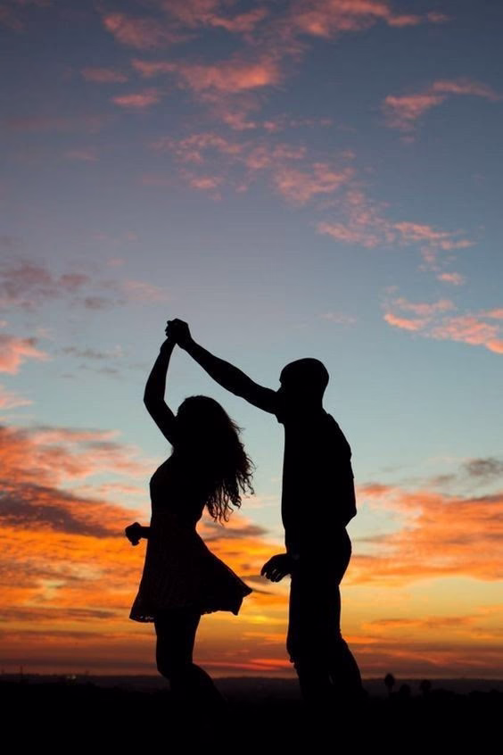 "أَنا فِي اِنتظارِ أَيامٍ حلوةٍ تَجبرُ بِخاطرِي." ♥️🥺