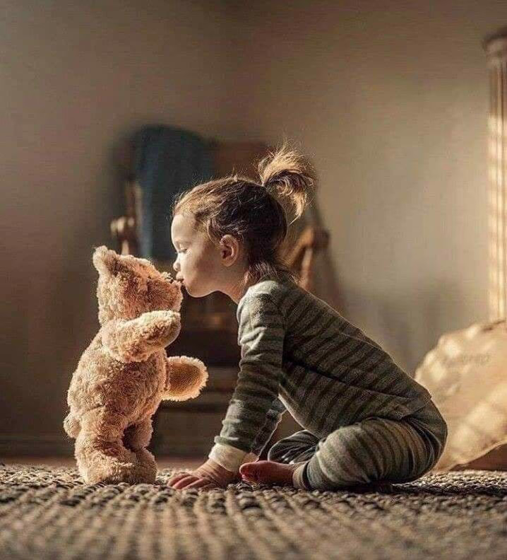 هناكَ أملٌ دائمًا لمَن يحارب, أمَّا من يستَسلم فلا أَمل لَه.🤍