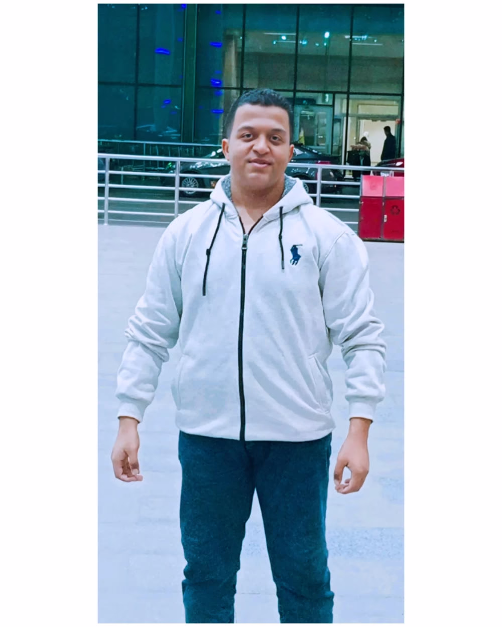 انا اقل خلق الله وبصبح على جميع خلق الله واللي فيها لله ما بتغرقش ♥️
صباح الفل