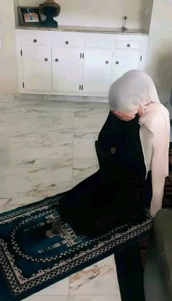 يا ربّ؛‏ أن يُصاحبنا الجبر كرفيق عَزيز، لا يُغادرنا الدَّهر كُله💙