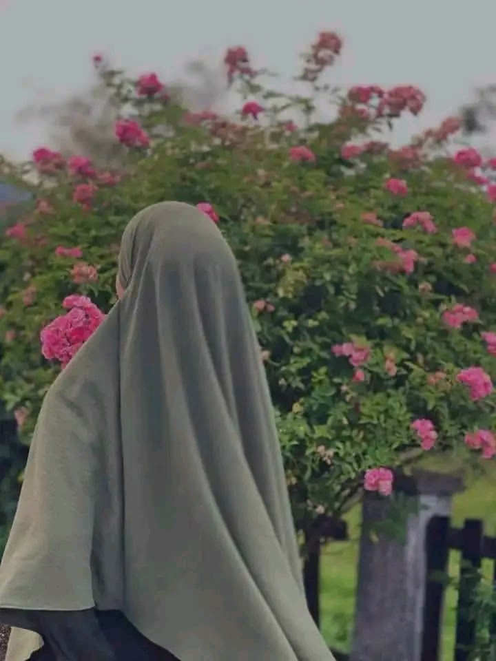 لو كان الانسان يستغفر اكثر مما يشتكي 🤲🏻💖

لوجد راحته قبل ان يشتكي ...💚🌼

#استغفروا #بالله_الواثقة 🥀