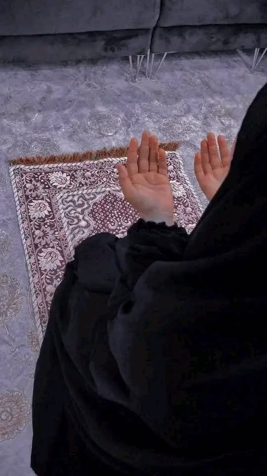 هذه الدعوة من نصيبك 🤲🏻🎀

ربنا يوسع رزقك، ويسدد دينك ويفرج همك، وغمك ويفرح قلبك، يا من تصلى الآن على الحبيب المصطفىﷺ💙

#بالله_الواثقة 🌹