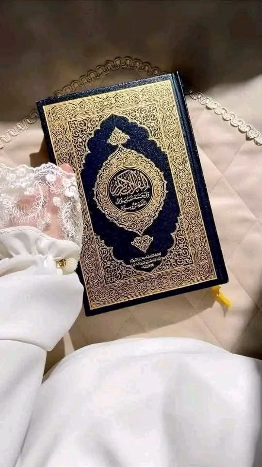 ‏اللهُم صلّ على الحبيب عدد ما صلِّ عبادك
‏وعدد مارفعت الأيادي لدُعائك و رجائك.💟🤲