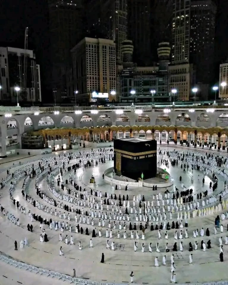 ‏”اللهُم شيئاً كهذا يغسلُ قلبي اللهم عمرة قريبة .” ♥️⁦☘️⁩