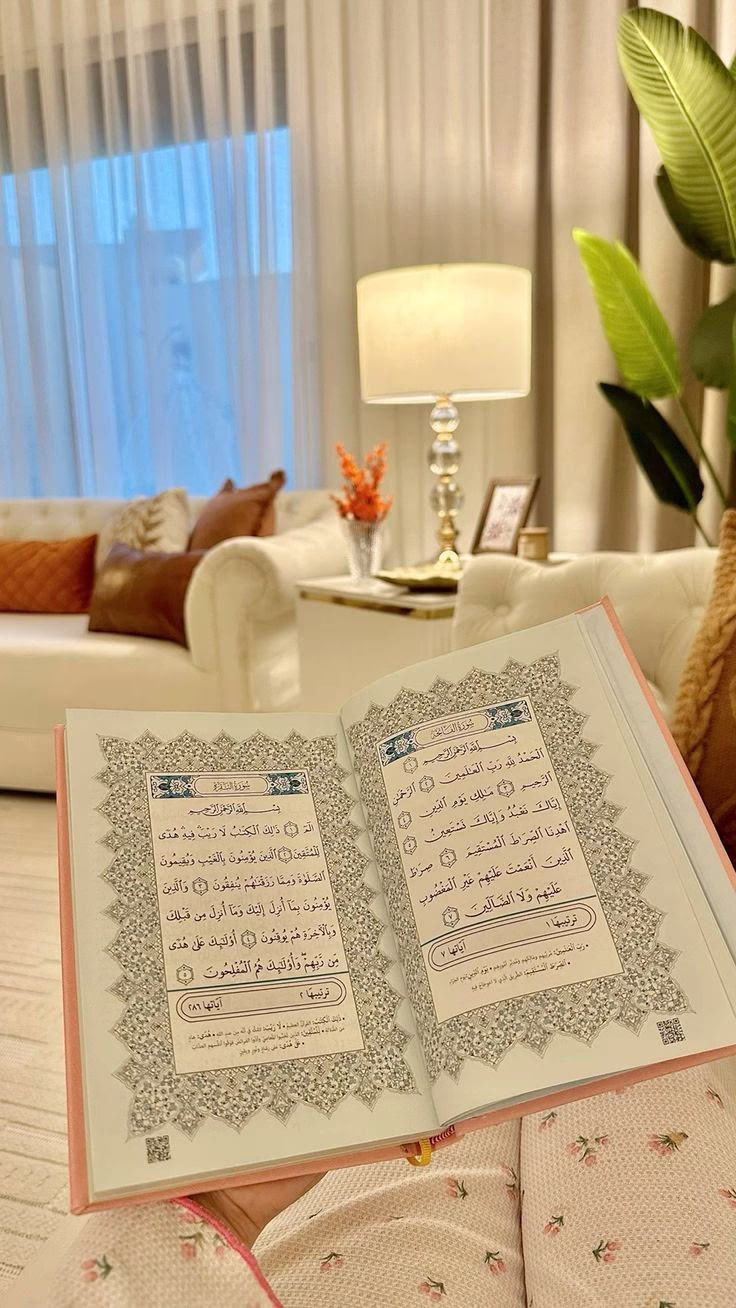 من وهب نفسه للدنيا لن تعطيه الدنيا
إلا قطعة أرض يدفن فيها ...
ومن وهب نفسه لله سيعطيه الله جنة عرضها السماوات والأرض ... 

جعلكم الله من الواهبين انفسهم في مرضاته .🤲⁦❤️⁩🌹