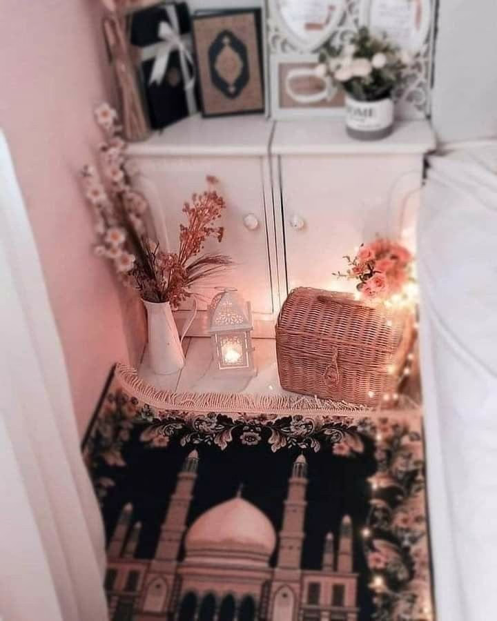 ♡يَآربً عٌوٌّضنِيَ بًعٌوٌّضکْ آلَجّمًيَلَ
 آلَذِيَ إذِآ أعٌطِيَتٌ بًهّ أدٍهّشُتٌ، 
آلَلَهُّمًَّ إنِيَ وٌکْلَتٌکْ أمًريَ کُْلَهّ سُِرّ خِآطِريَ بًمًآ يَتٌمًنِﮯ قُلَبًيَ وٌسِخِّر لَيَ آلَأسِبًآبً يَآالَلَهّ  🤲🏻🤍✨