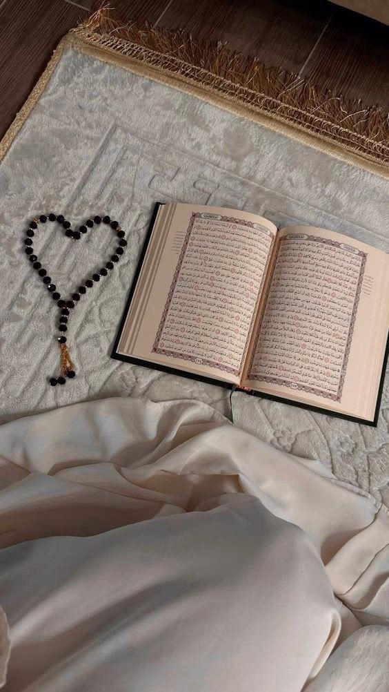 ‏"الآن فقط .. أستطيع أن أعترف لك : أنّهُ ستمضي سنوات كثيرة .. وصوتك .. وضحكتك .. وشغفك .. ووجهك .. ورسائلك .. وأحاديثك .. تحتّل كل ذرّة في روحي .. لا شيء يستطيع أن ينزعك منّي .. أو يقلل من حجم هذا الحبّ .. حتى غيابك لا يفعل .. أنت لم تقصد كلّ هذا الذي يحصل لي .. لكنّك فعلت." ⁦❤️⁩🥀
