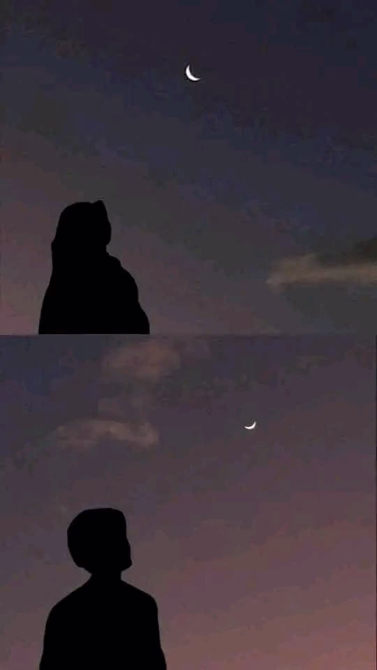 ‏"أمشي إليكَ على رَيثٍ من الخَجَلِ
خَطْوي بطيءٌ ، ونبضاتي على عَجَلِ !" 💜⁦☘️⁩

#