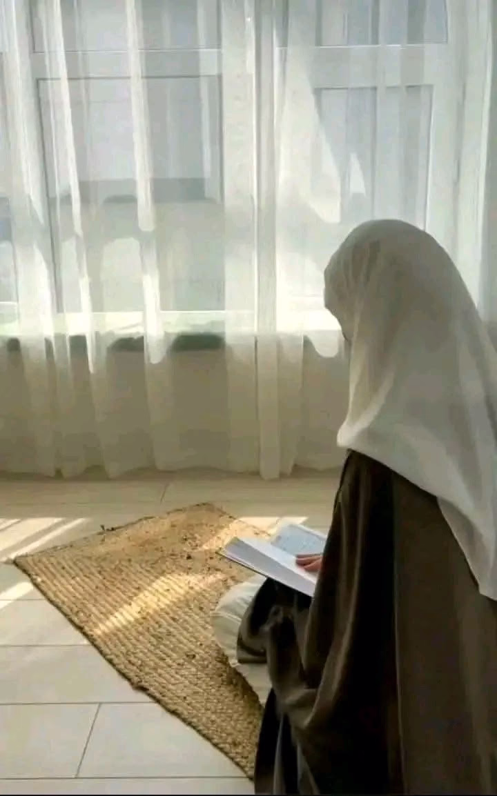 في يوم الجمعة🕌📿❤️اللهُم إصرف عن بيوتنا المرض والهموم والقلق والأحزان ومِنَ عليها بالسكينة والستر والامان ♥️🤲