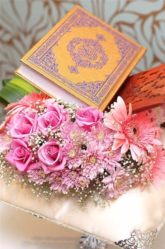 وَمَا دَام الله مَعك 
لَا يهِمُكَ شخصٌ رحَل عَنك 
وَمَا دَام الله يَحفظكْ لَا تحْزن لأحدٍ أهْمَلك 
ومَا دَام الله يُريد لكَ شَيئًا فَلن يقِف فْي وَجهك شَيءٌ أبَدًا🌹