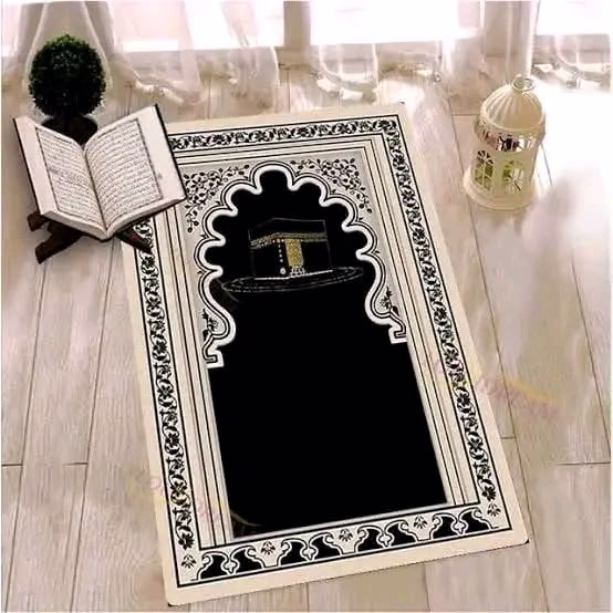 ‏لمّا تحط الصلاة بالمكانة الأولى في حياتك
بتلاقي كل الأمور الباقية 
تتخذ مكانها الصحيح تلقائيًا 
الطريق الى الجنة🖤🤍🫶🏻