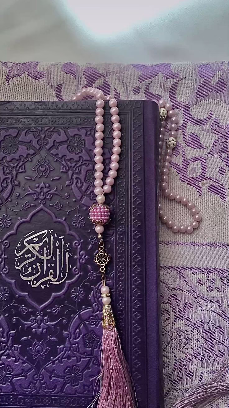 *اللهم إني أسألك بنور وجهك الذي أشرقت له السموات والأرض أن تجعل أحبتي في حرزك وحفظك وجوارك وتحت كنفك،*

*اللهم ألبسهم ثياب الصحة والعافية، وارزقهم من واسع رزقك، وتقبل أعمالهم بالقبول الحسن يا الله.* 

*جعلكم الله من المطمئنة قلوبهم،*

*🌹اسعد الله صباحكم🥀*