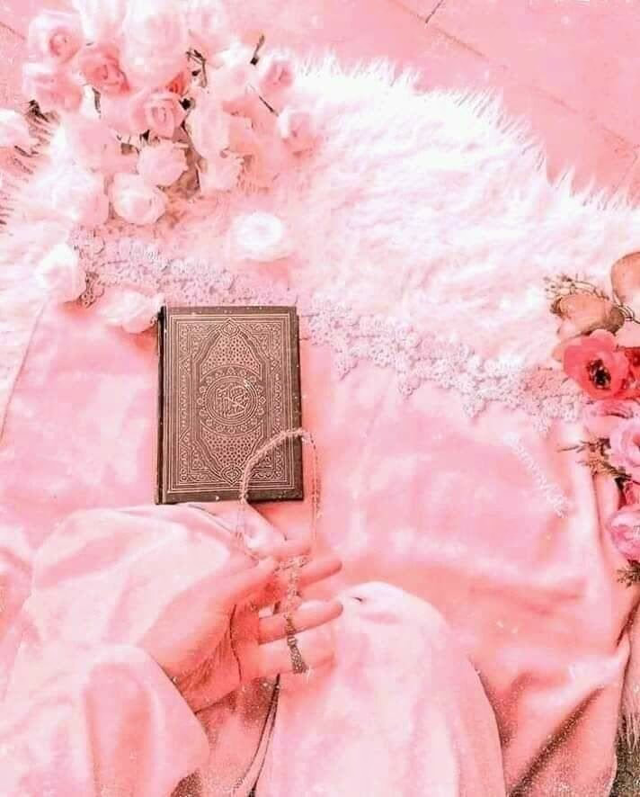 قد يؤلمك العالم كله ويسعدك شخص واحد 
وذلك الشخص... هو نفسه قد يؤلمك يوما ما 
ويعجز العالم كله  ان يسعدك......