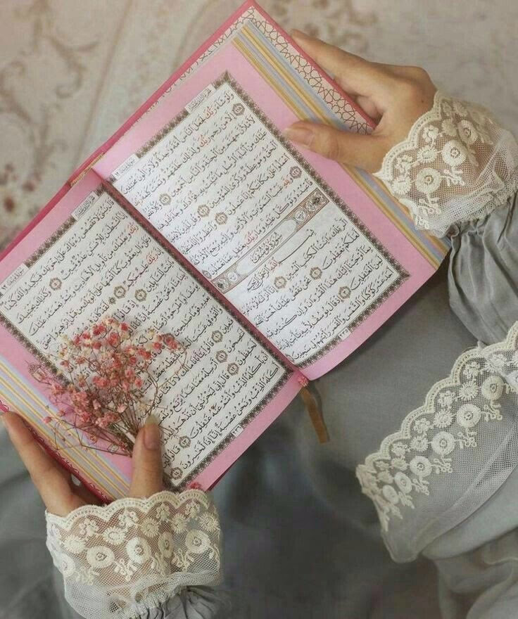 🫧رسالة الليلة🫧

أکبر إنجاز لك في وقتنا الحالي أن تبقى إنساناً نظيفاً مُحترماً وتضع ربّك نُصب عينيك قادر على تمييز الصح والخطأ مُسيطر على نفسك وسلوكك ومحافظ على كرامتك وسمعتك مُتحكم بأفعالك لا يتحكم بها الناس، اجعل لديك مسطرة اخلاقية تمشي عليها لو صعبت الظروف كُن مستقيماً مهما اعوجّ الآخرين🫧.