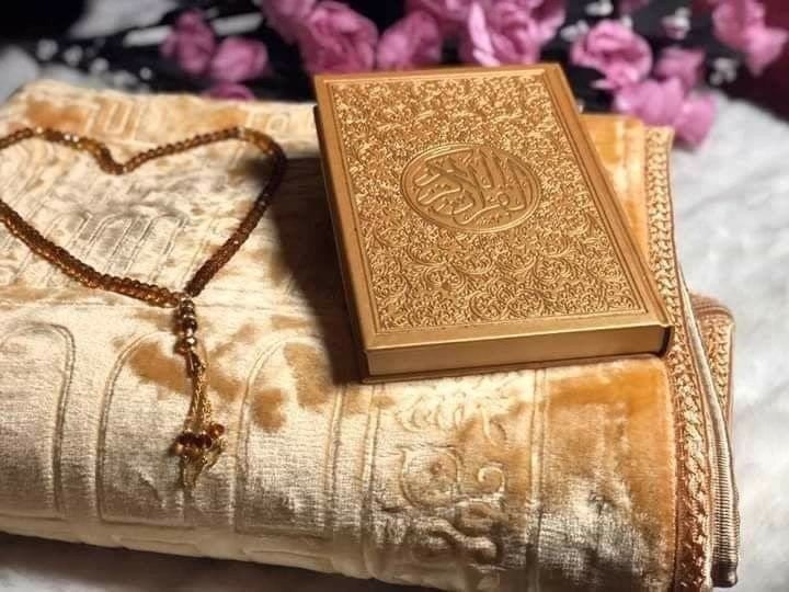 ‏اللهم يانور هذا الكون، يا عون من يطلب العون ، أكتب لنا رضاك، وأكفنا بك عمن سواك، وأسعدنا بعفوك يوم لقاك ، يارب فوضت اموري إليك وتوكلت عليك فٓ يارب اجبرني ، عافني، ارزقني، اغفرلي ، ارحمني ، وتولني يارب فيمن توليت.