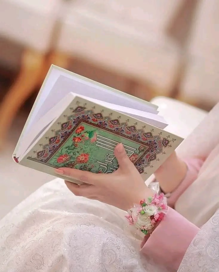 ـ فِىِ أَيِّ سُورَةٍ وَرَدَتْ هَذِهِ الْآيَةُ الْكَرِيمَةُ:
{وَلَا تُرْهِقْنِى مِنْ أَمْرِى عُسْرًا}
