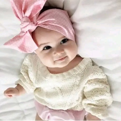 يوجد في منزلنا أميرة صغيرة هي سعادة عائلتنا بأكملها ونحن نحبها كثيرًا 💗