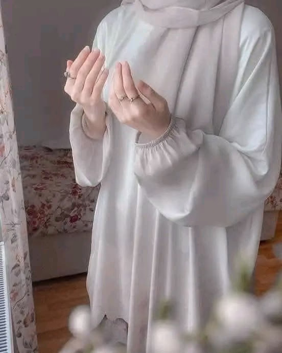 يومًا ما سيحل الصباح بي ..
وأنا على الحال الذي طالما تمنيته ، في فترةٍ ما 
لن تُشرق الشمس إلا ويسبقها شروق قلبي !💗☀️.