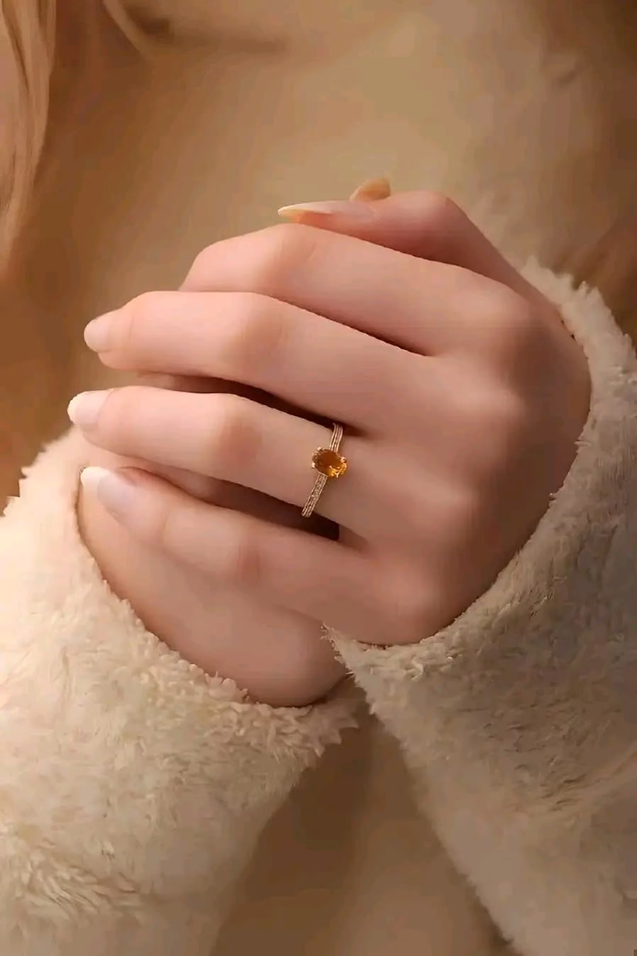 - وَفِي أَوَاخِرِ أَيَّامِ هَذَا الْعَامَ:
"عَسَى أَنْ تَقْصِدَنَا فَرْحَةٌ عَظِيمَةٌ بِطَرِيقَةٍ لَا نَتَوَقَّعُهَا وَلَا تَخْطُرُ بِبَالِنَا فِي الْقَرِيبِ الْعَاجِلِ."

🫶🏻🩷🌸🫀ツ❥