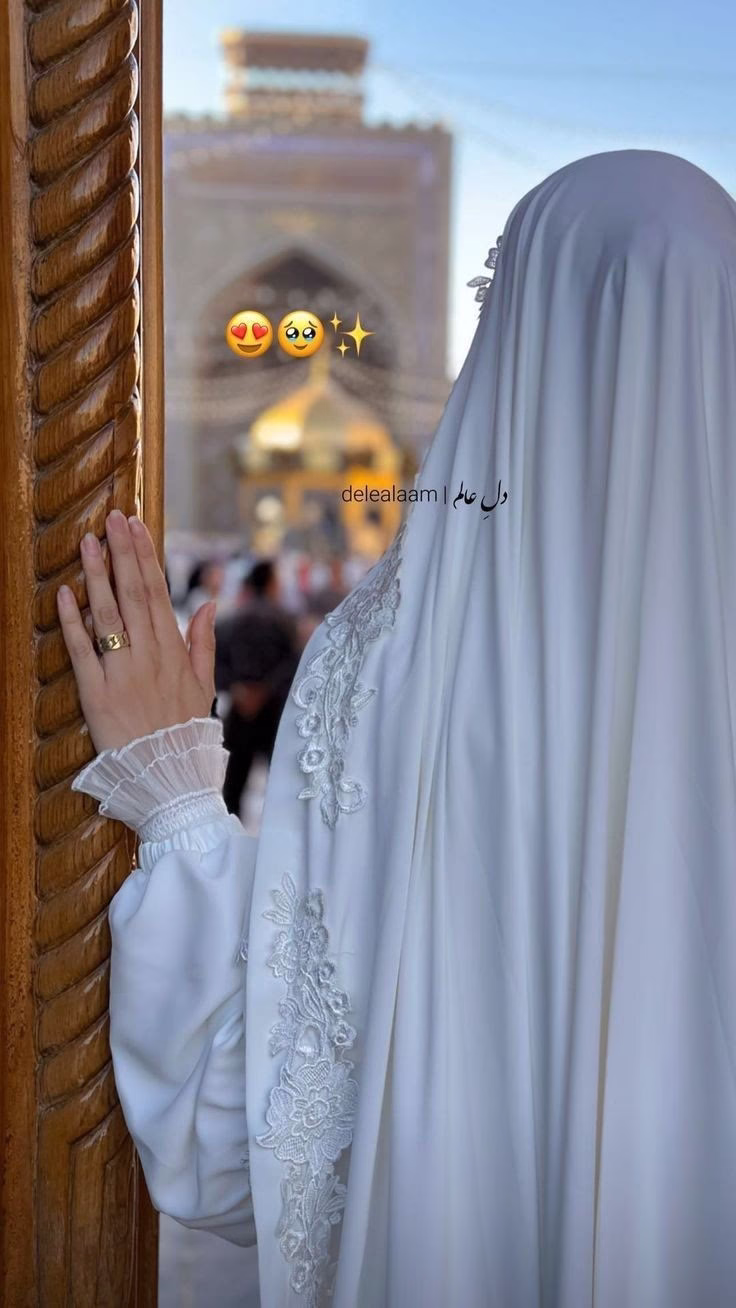 اللهم في ليلة الجمعة فرج همومًا انت تعلمها اللهم الطف بأجساد عجزت عن النوم من أمراضها و أوجاعها و ارحم عقولًا سهرت من أفكارها و خوفها  و اشرح صدورًا لم تنم من ضيقها 
اللهمَّ آمين 🤍