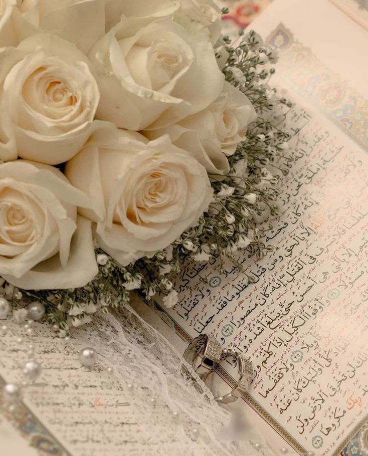 انت زعلان ليه صدقني انت متعرفش ربنا مرتبلك خير وفرحة قد إيه الأيام اللي جاية صلي عالنبي انت بس واستبشِر خَيرًا ." 🤍