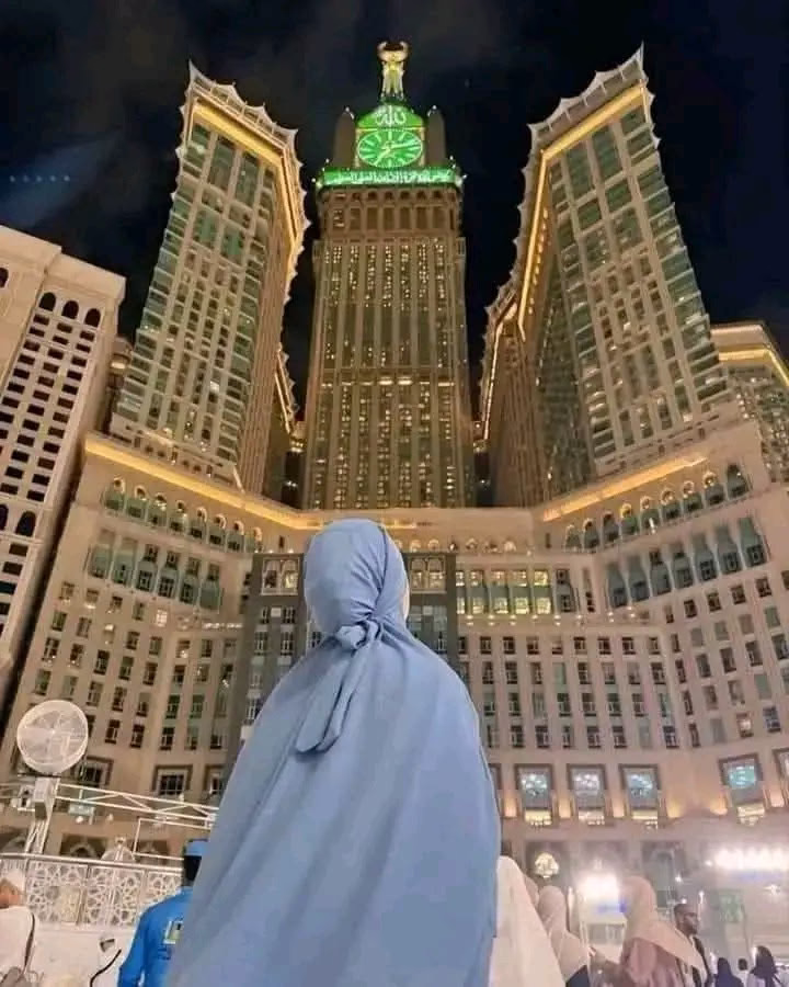 والنفس تشتهي مكة وحضن الگعبة 🕋 📿

ثم سلاماً على الدنيا بكل ما فيها.. 🪴🖇️

 اللهم ارزقنا زيارة بيتك الحرام قريباً🤎🤲🏻ツ❥