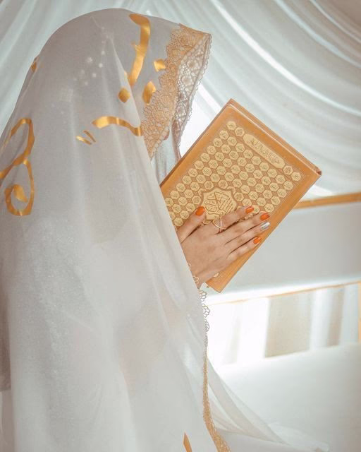 "وأفـوض أمري إلى اللـه"، قالها يعقوب فأعـاد الله إليه "يوسف"، ورد عليه بصره.. اللهم إنا فوضناك أمرنا كله، دبر لنا من الأمور خيرها، وسخر لنا من الأقدار أجملها .."