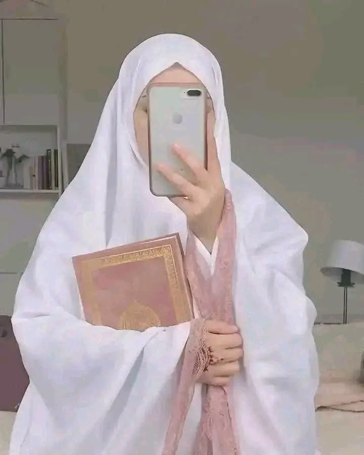 "اللَّهُمَّ اسْتِجَابَهُ لِمَا فِي قُلُوبِنَا، إَذَا كَانَ خَيْرًا لَنَا إِجْعَلْنَا أَسْعَدَ خَلْقِكَ وَأَقْرَبَ عِبَادِكَ إِلَيْكَ اللَّهُمَّ إِغْفِرْ لَنَا مَا مَضَى وَأَصْلِحْ لَنَا مَا بَقَى."
☘︎◡̈⃝🌻