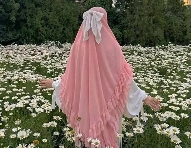 *وأجـعلنۍ يـَ اللّٰه خـفـيفـةً ؏ قـݪوبِ الـناس فَـ يَـقـولون إننـا نُحـب قَـݪـبهـا وصُحـبـتِـها وࢪؤيـتِها🫶🏻🎀🌸،*