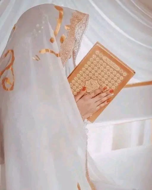 {حَتَّىٰ إِذَا ضَاقَتْ عَلَيْهِمُ الْأَرْضُ بِمَا رَحُبَتْ وَضَاقَتْ عَلَيْهِمْ أَنفُسُهُمْ وَظَنُّوا أَن لَّا مَلْجَأَ مِنَ اللَّهِ إِلَّا إِلَيْهِ} 🤲🤍♡