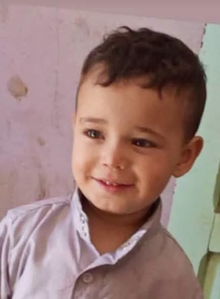 هو ليس فقط ابنى 👶🏻
بل هو العوض الجميل الذي ظللت عمري كله انتظره ..♥️
هو الأمان الذي اهرب إليه من وحشة هذا العالم !يا جنة الدنيا وزينتها أنت لي الهواء الذي أتنفسه والماء الذي أشربه. ليتني أملك روحي وعمري لأهديهما لك في يوم مولدك ابني الحبيب. ابني حبيبي حتى وإن غبت سوف أبني لك تمثالاً في قلبي، حتى أزورك كلما اشتقت لك. حبك يا ابني يجعل من قلبي قلباً عظيماً بك.🫶🏻❤🫀🌹ツ❥
