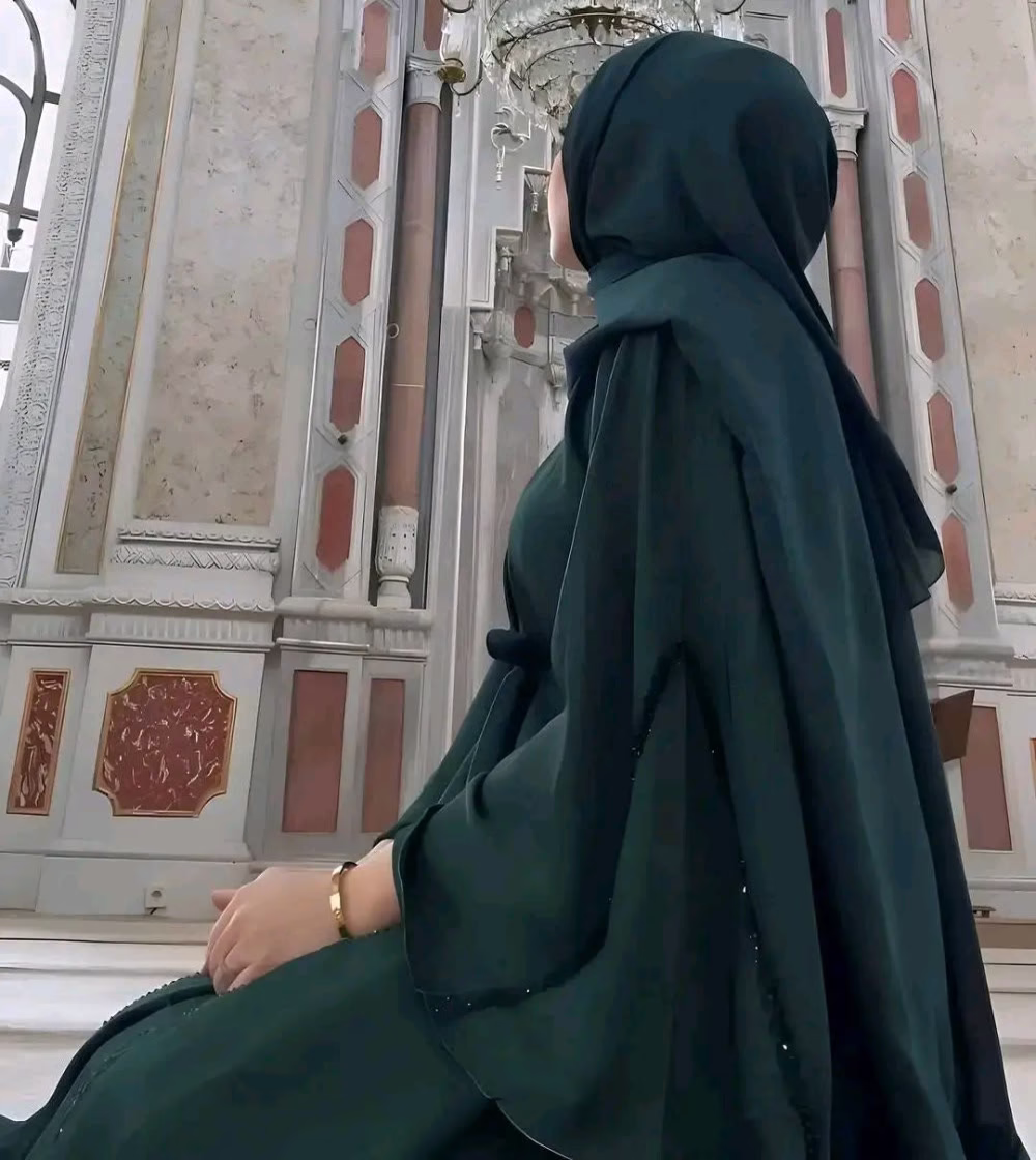 "نَسْأَلُكَ اللَّهُمَّ أَنْ تَرْزُقَنَا فَرَحًا يُسْعِدُنَا دَهْرًا، وَسَعَادَةً تَدُومُ بِهَا ابْتِسَامَتُنَا عُمْرًا، وَ رَاحَةً لَا نَذُوقُ بَعْدَهَا مُرًّا."
☘︎◡̈⃝🌻ツ❥