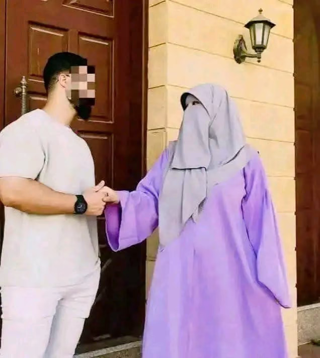 يا عائشه إن عيني تنام وقلبي بحبك لا ينام ..
‐ اللهّم حباً كحب النبيﷺ.🤲💯
.  ـ ꧁♕꧂ ◡̈⃝🌻ツ❥