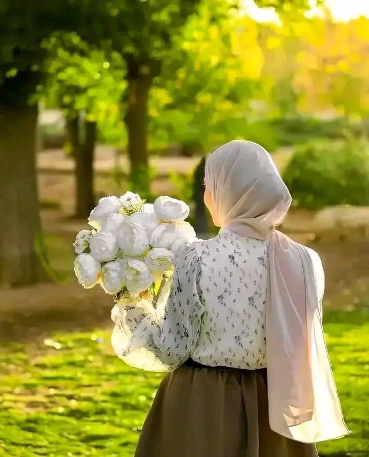 اليوم قرأت عبارة ومسَحت على قلبي بكل دفء، تقول:

"إن الله إذا شاءَ أمرًا كان، ولو عَارضه كُلُّ أهل الأرض، ولو عُدِمت أسبابه، ولو وقف كُلُّ شيءٍ في طريقه، إذا شاء الله أمرًا فلا مردّ له".◞َِ𓍲🦋