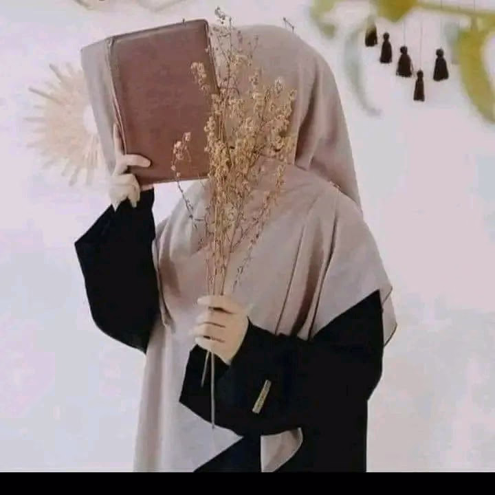 نفسي أشوفهم تاني ؟ 
﴿فَصَبْرٌ جَمِيلٌ ۖ عَسَى اللَّهُ أَن يَأْتِيَنِي بِهِمْ جَمِيعًا﴾🩶": "" _
إمتى ؟ 
﴿قُلْ عَسَى أَنْ يَكُونَ قَرِيبًا ﴾🩶": "" _
مش قادرة اتحمل ؟ 
﴿لاَ يُكَلِّفُ اللّهُ نَفْساً إِلاَّ وُسْعَهَا﴾🩶": "" _
ناا خايفة ؟ 
﴿ وَاصْبِرْ لِحُكْمِ رَبِّكَ فَإِنَّكَ بِأَعْيُنِنَا ۖ وَسَبِّحْ بِحَمْدِ رَبِّكَ حِينَ تَقُومُ﴾ 🩶'': "" _
مشيوا وسابوني ؟ 
﴿فَعَسَىٰ أَن تَكْرَهُوا شَيْئًا وَيَجْعَلَ اللَّهُ فِيهِ خَيْرًا كَثِيرًا﴾🩶": "" _

فاصبري ي جميلتي🥺💞