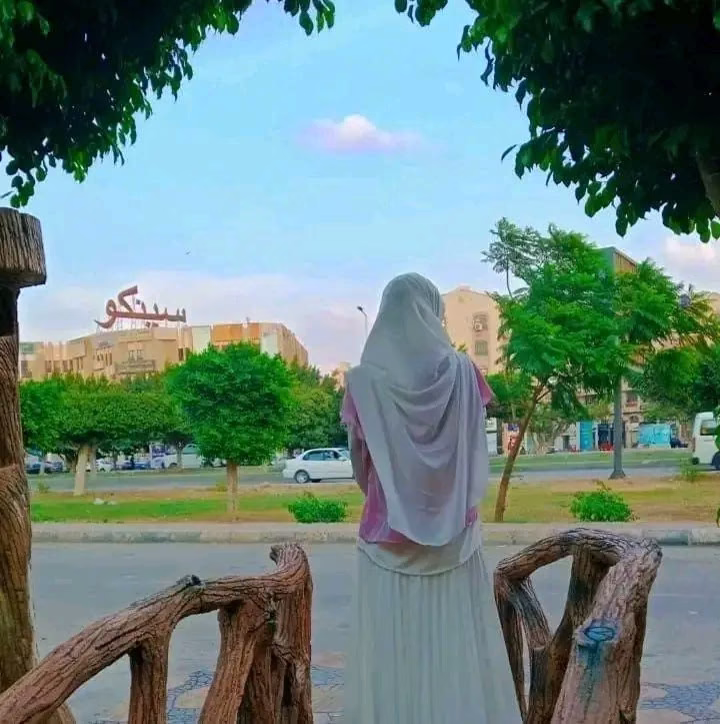 أعتقد أنني..
ما عادت تجذبني الورود؛
اصبحت أنا الوردة 💗💗💗💗💗💗💗💗💗✨🦋