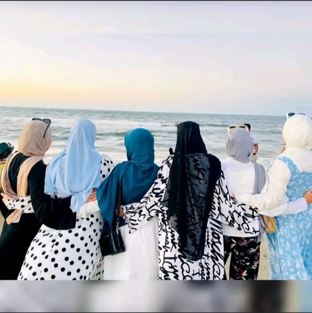 «بِغَيرِ خُطاك أنت مَعي
يَموتُ جمالُ ألف طريق»🫂🩵🩵🩵🩵🩵