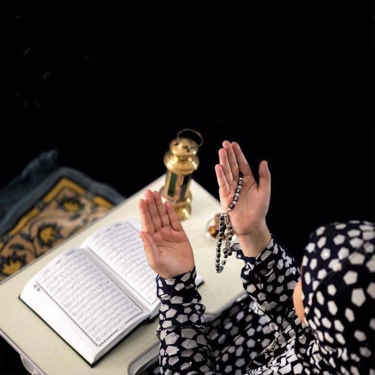 واجعَلني يا اللَّه خَفيفة على قُلُوب النَّاس
 فيقُولون "إنَّنا نُحبُّ رؤيتُها"💙