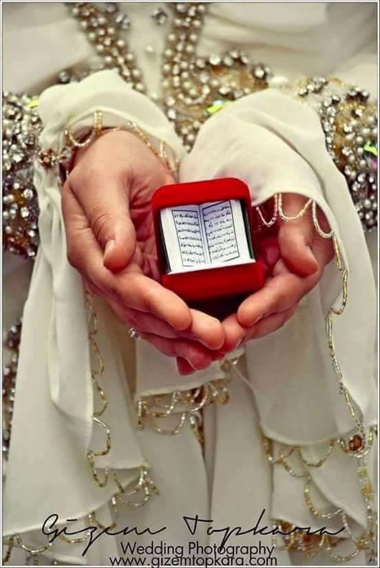 وامنُن عليَّ برحمةٍ تُسكِنُ قلبي فَيَسكُن♥️