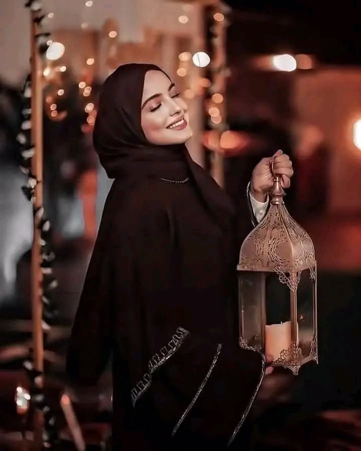 فى ليلة الجمعة الاولى من شهر رجب 
‏اللهم بلغنـِي وعائلتي ومن أُحب سماع الترُاويح ودعوات المصلين وختم القرآن , اللهم بلغنا رمضان ، ونحن في أحسن حاّل ♥️
