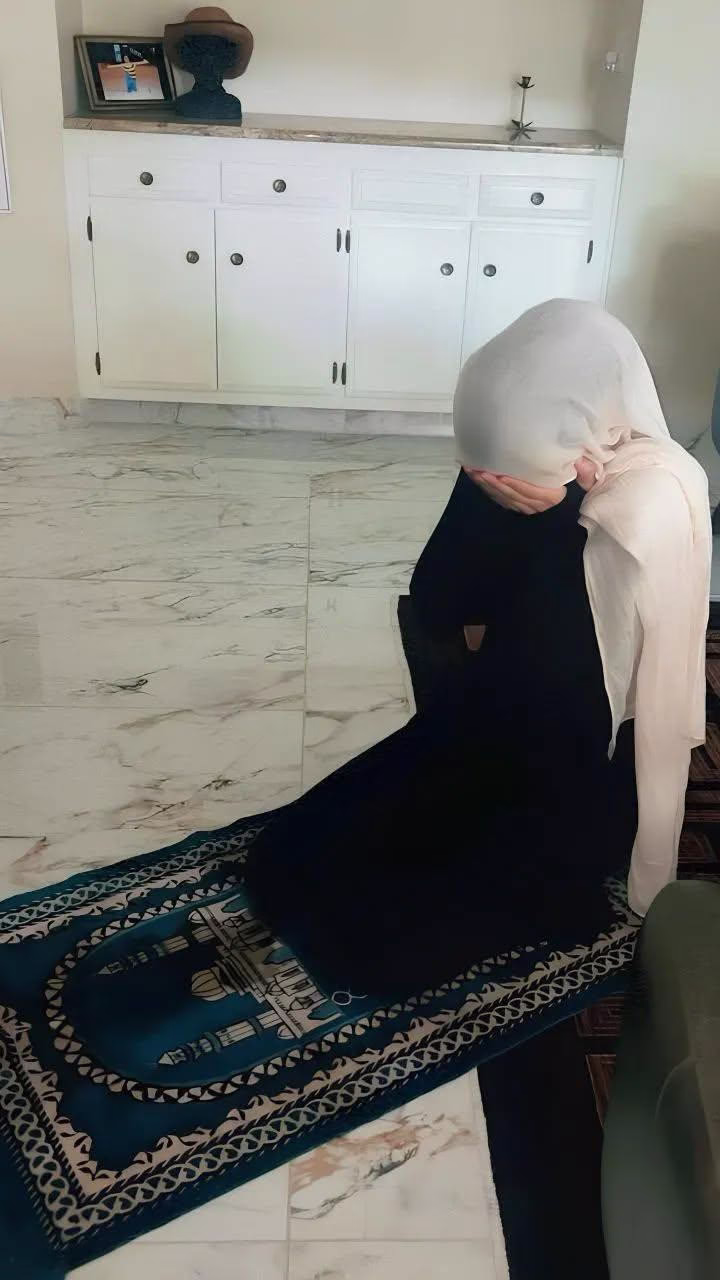 "تَاللّٰه إِنَّا فِي أَشَدِّ الحَاجَةِ لِرَمَضَانَ؛ لَيَّالِيه وَتِلَاوَاتُهُ وَصُحْبَتهُ وَقِيَّامَهُ وَنَسَّمَاتهُ، عَسَّى اللّٰه أَنْ يُبَلِّغَنَا إِيَّاهُ مَقْبُولًا مِنَّا فِي عَفْوٍ وَعَافِيَة."🕊