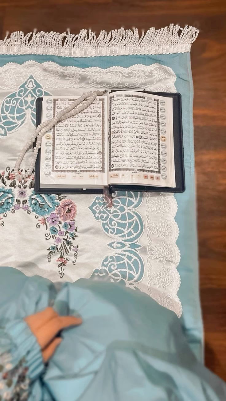 تركض فيها ركض الوحوش في البريه .. ثم لا يكون لك منها إلا ما قسمته لك