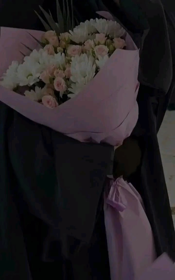 اللهمَّ لا تجعلنا بحاجةٍ لغيرك، وأنتَ أقربُ إلينا من حبل الوريد 🩶