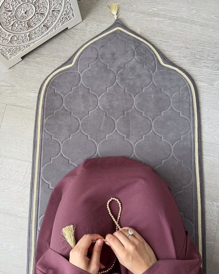 مع اول يوم صيام في رجب اللهم قدراً جميلا ودعوه مستجابه وجبراً لقلبي وقلوبكم 💙