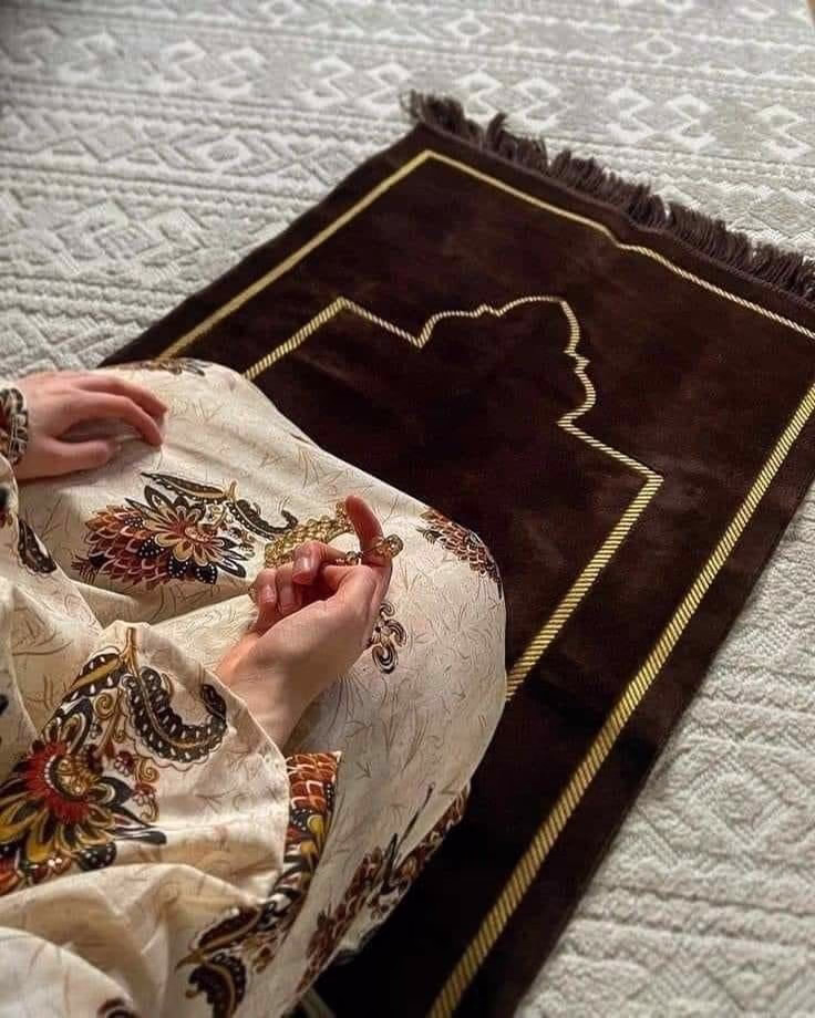 اللهم إنى أسألك العافية فى الدنيا والآخرة اللهم إنى أسألك العفو والعافية في ديني ودنياى وأهلى ومالى اللهم استر عوراتى وآمن روعتي اللهم احفظني من بين يدي ومن خلفي وعن يميني وعن شمالي ومن فوقي واعوذ بعظمتك أن أغتال من تحتي 💜🪽✨🤍