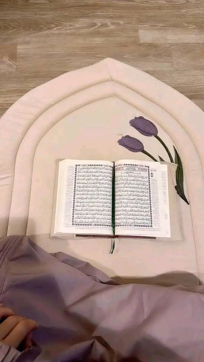 اللهم أنت العظيم الذي عز شأنك 
وانت الرحيم الذي فاض على الوجود أحسانك 
وأنت الغفور الذي شمل كل شيء غفرانك
وأنت الغني الذي فاض على العباد وجودك وكرمك
افتح لنا مغاليق الأبواب وهيئ لنا خير الأسباب 🤍