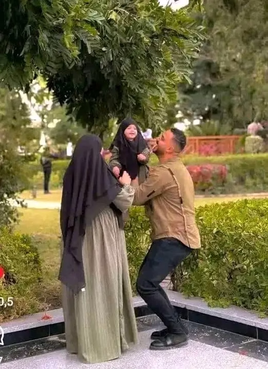 من يحب فقط : لا يقسو ، لا يهمل ، لا يمــل، لا يکــذب ، لا يخــادع ، لا يهرب ، لا يختبئ خــلف أعذار مصطنعة "مـن يحب يحارب 🫀💍『ツ』♥︎❥