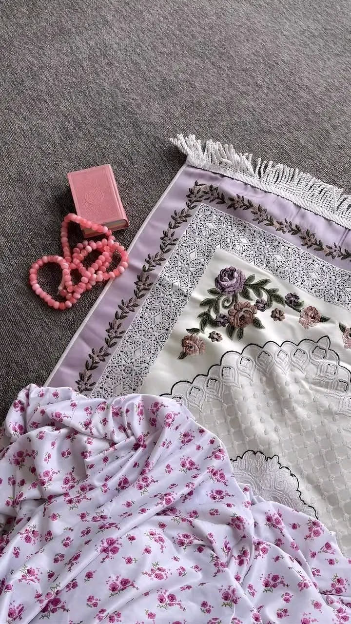 "اللَّهُمَّ عِوَضًا عَنْ مَا مَضَى وَعَافِيَةً فِيمَا يَجْرِي وَكَرَمًا فِيمَا سَيَأْتِي."🤲❤