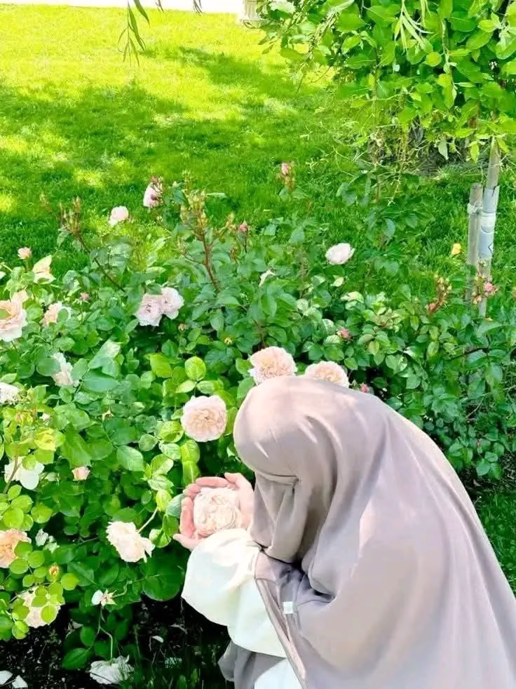 *إبـتـسـمـي دائـمـاً يـ وصـيـة الـࢪسـولﷺ، عـسـى الـقـادم جـبـراً لـكـل خـيـبـاتـك🎀👑*